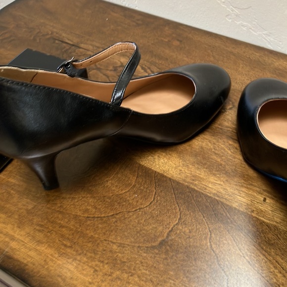NWOT City Classified Mary Jane strap heeled shoes - Picture 7 of 11